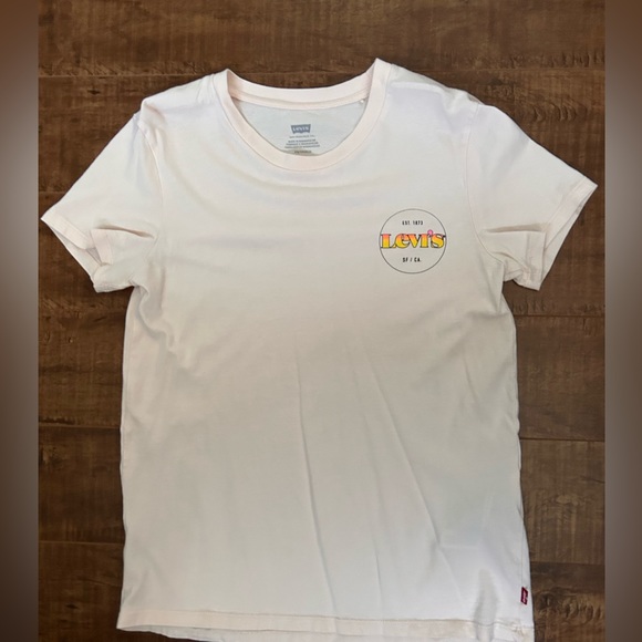 Levi’s Pink Tshirt - Picture 5 of 5